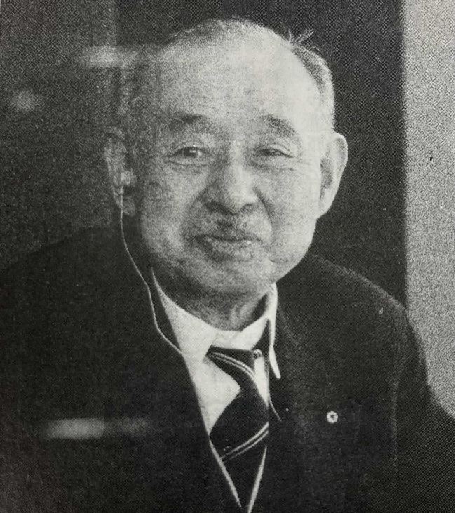 あかほり　やすおき　近影